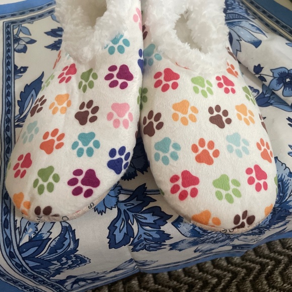Snoozies slippers - Picture 1 of 3